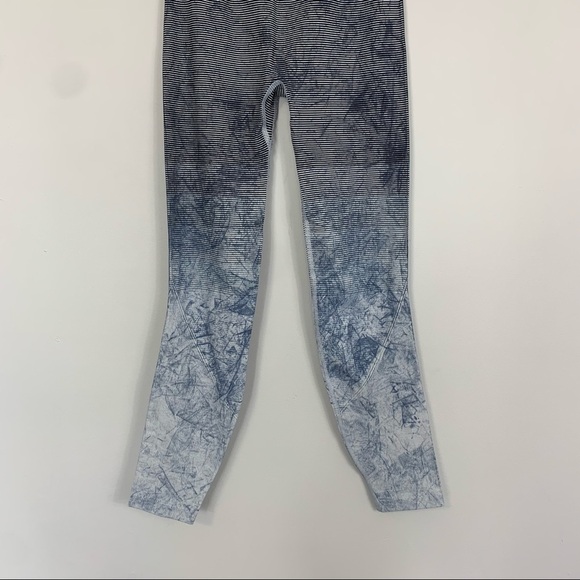 Lululemon Ebb To Train Tight Luna White Black Wash Leggings Size 2 - Picture 4 of 12